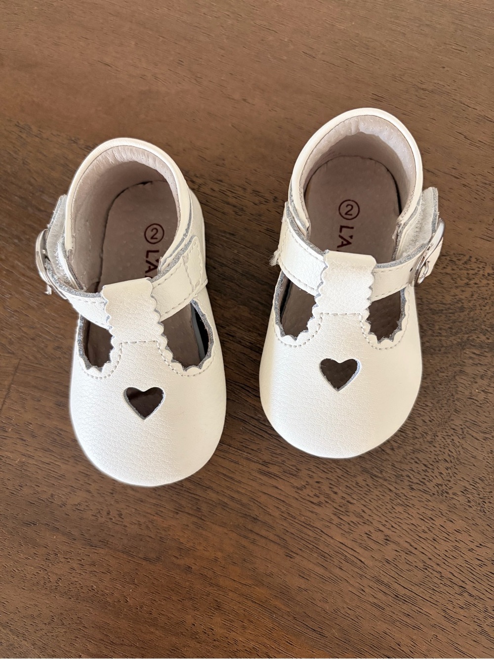 L’Amour Baby White Heart Cutout Mary Jane Shoes Size 2